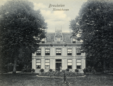 8725 Gezicht op de voorzijde van het huis Queekhoven te Breukelen uit het westen.